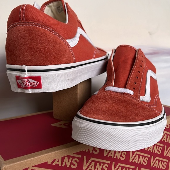 Vans Men’s Old Skool Vr3
Color Theory Burnt Ochre
VN0005UFGWP
Sneakers - Picture 9 of 16